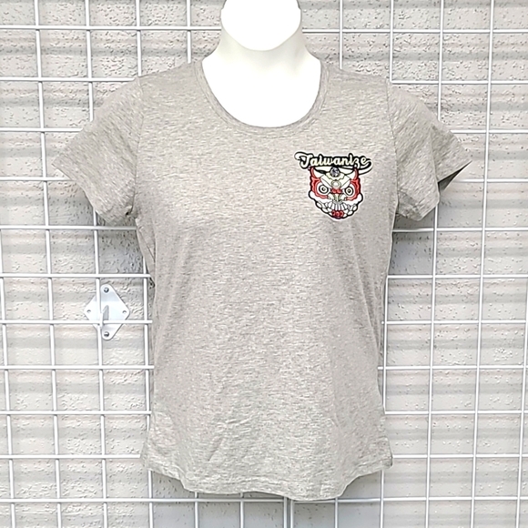 Taiwanize Embroidered Tee Size XL - Picture 1 of 8